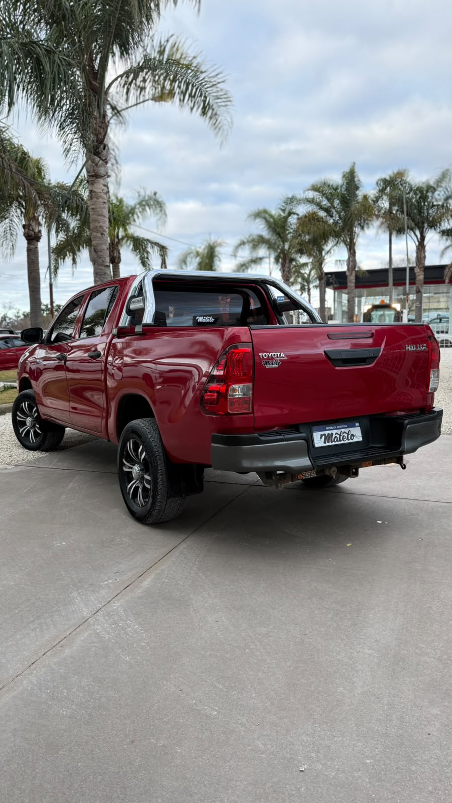 TOYOTA - HILUX  DX 4X2  2.4  TDI  6 - MANUAL  - 2017